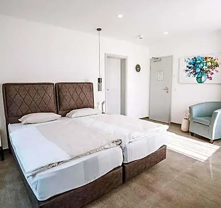 Mey Boardinghouse Hotel